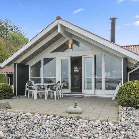 Pirkka - 50m To The Fjord By Interhome *